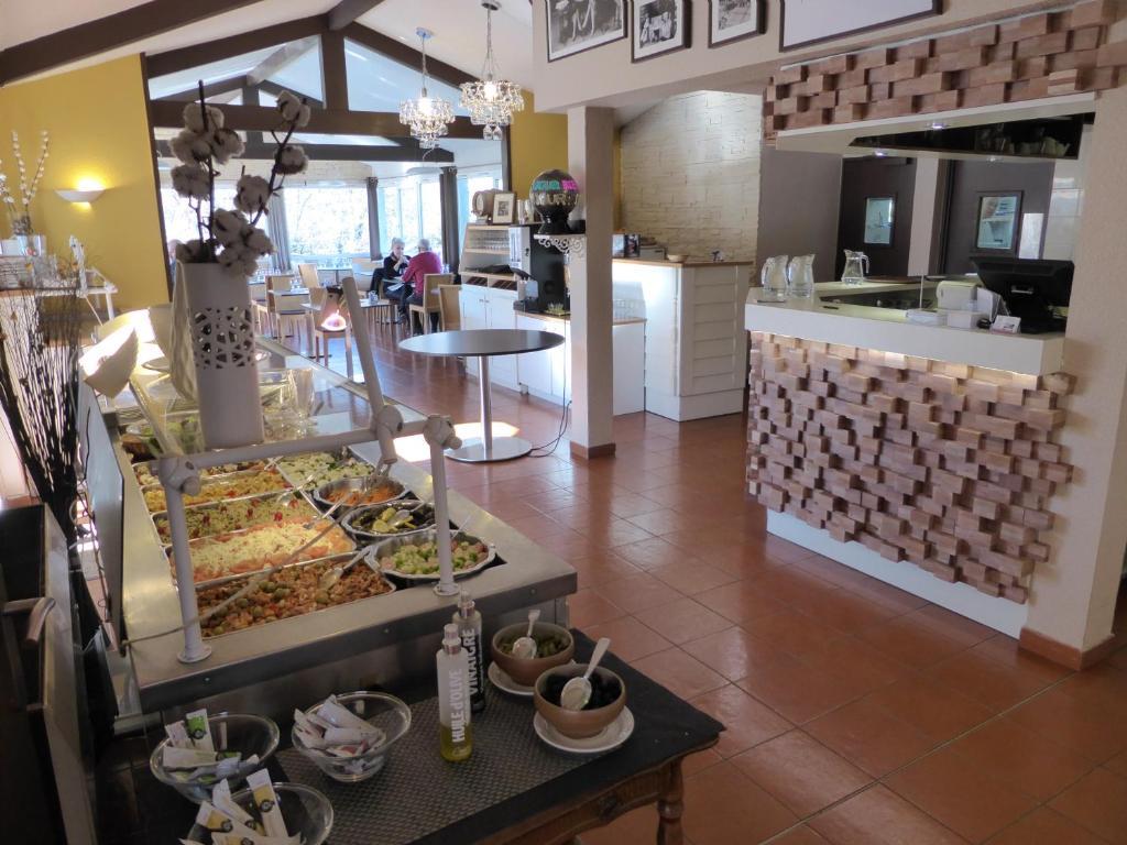 Hotel & Restaurant Heliotel مونْفيرييي سور لي المظهر الخارجي الصورة