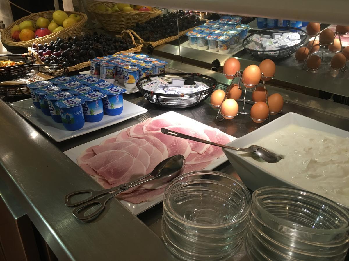 Hotel & Restaurant Heliotel مونْفيرييي سور لي المظهر الخارجي الصورة